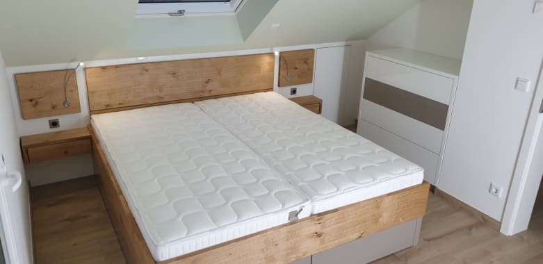 Schlafzimmer Bett